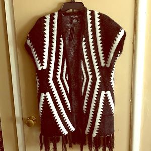 MARCUS ADLER New York Long Fringe Faux Fur Vest👉BLACK FRIDAY ONLY👈NO OFFERS‼️